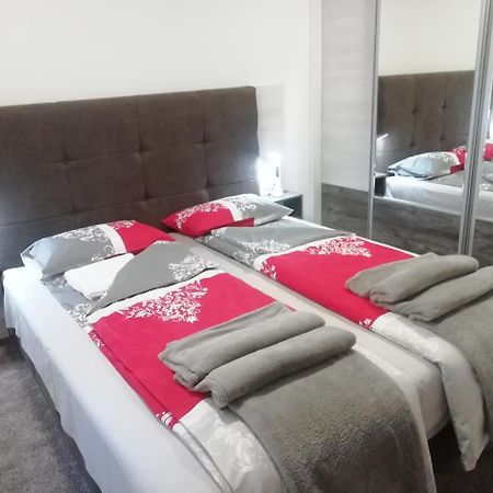 Apartman Centar 2 อูชิเซ ภายนอก รูปภาพ